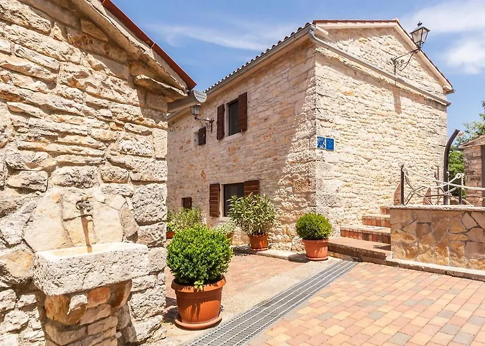 Authentic Istran House Peteh With Pool In Heart Of Istria