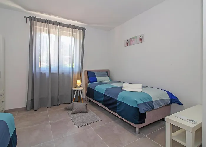 Natascha in Pamići - Haus für 6 Personen
